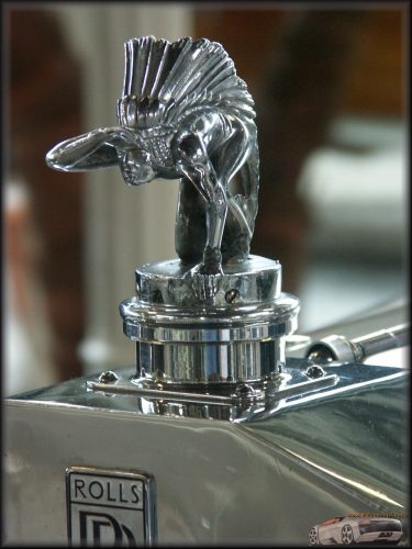 Pièces Rolls Royce lit chien