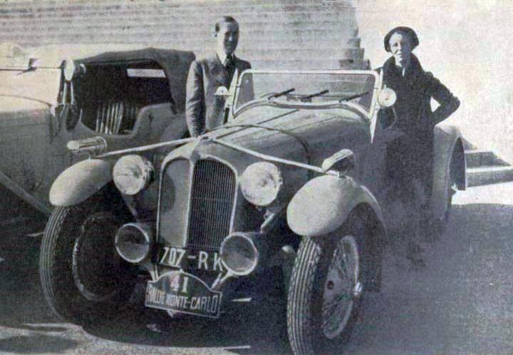  1936 femme Laury et Lucy Schell, deuxièmes du rallye Monte-Carlo 1936 sur Delahaye 18CV Sport 6 cylindres, à 2-5e de seconde du premier