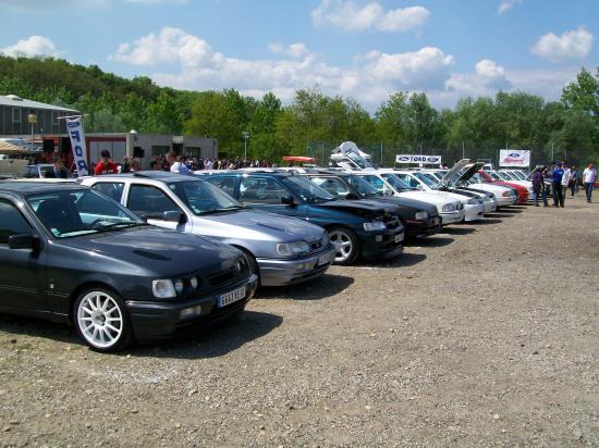 Meeting Ford AUBERIVES-SUR-VAREZE (38) chaque 1e mai