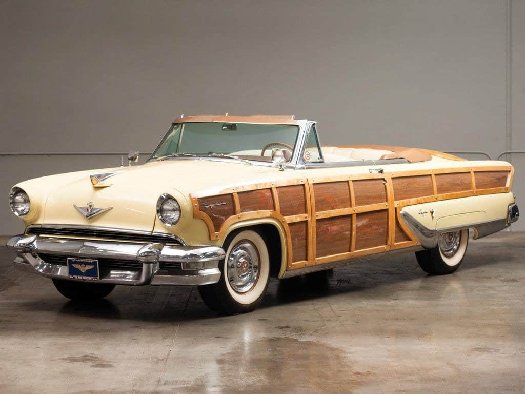 Lincoln Capri sportif Woody 1955 Daniela DAUDE artiste. Mobilier avec pièces détachées d'auto et de moto. Autos Rétro LAMBERSART 4e samedi septembre |Atelier du Loft Agenda auto moto