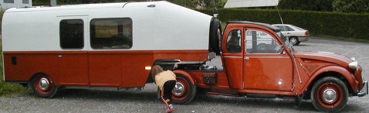 camping car personnalisé avec une 2CV Meeting WoodcoxR (Rassemblement) Auxerre 2ème weekend de septembre