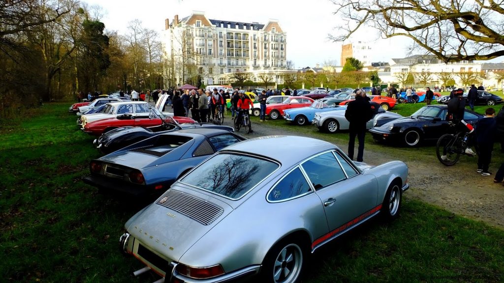 Le mensuel autos anciennes CHANTILLY est organisé par l': ASSOCIATION DES VÉHICULES D'ÉPOQUE DE CHANTILLY-LAMORLAYE