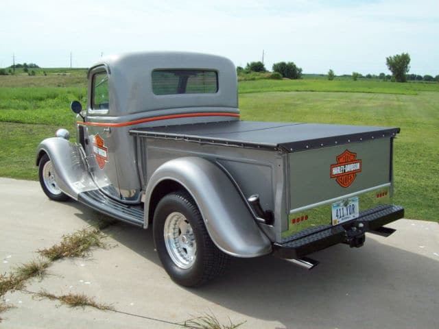 Circuit historique d'AMIENS 1937 CUSTOM OLDSMOBILE COUPE 1936-ford-pickup-truck-custom-harley-davidson