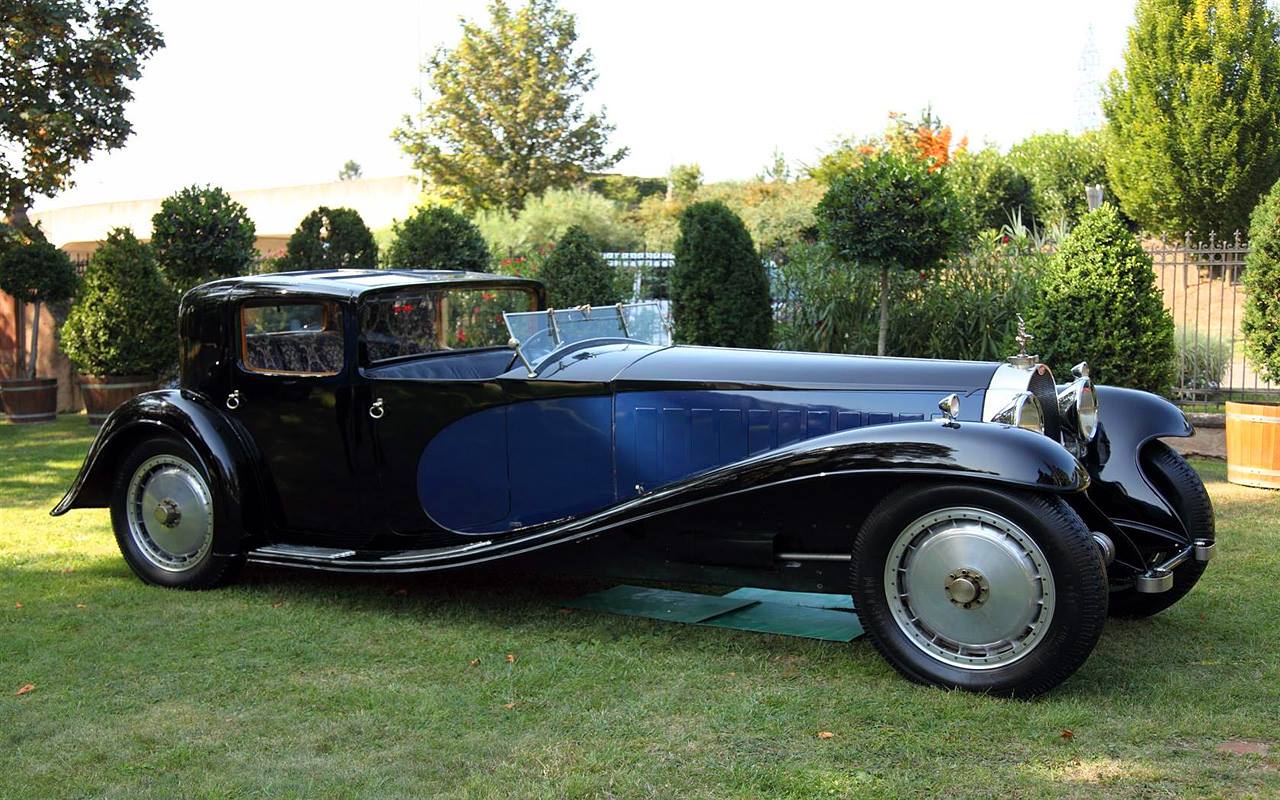 Bugatti royale Type 41 RDV véhicules anciens Vendanges de l'histoire CHUSCLAN fête du terroir &traditions vigneronnes Agenda événements auto moto de Daniela DAUDE artiste Art auto