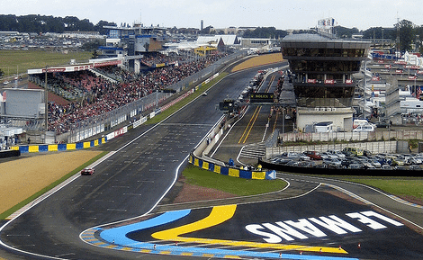 Détail et réservations pour les 24 Heures Motos Circuit Bugatti LE MANS, même les femmes participent, bravo Mesdames |Agenda événements auto moto de Daniela DAUDE artiste mobilier avec pièces autos Motos