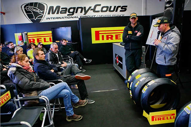 Pirelli Days 2017 Pirelly Days 2017 L'équipe Pirelli Days 2016 Détail et inscription : Pirelli Days Circuit NEVERS MAGNY COURS Agenda d’événements auto moto de Daniela DAUDE Artiste Création de mobilier avec pièces auto