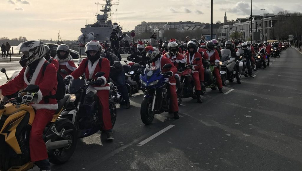 Pères Noël motards de NANTES,