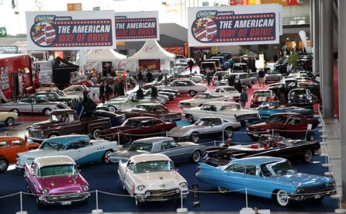 Retro Classics, attire des foules de visiteurs, au parc expositions, c'est le must pour tous les fans d'autos classiques | Agenda d'événements auto moto de Daniela DAUDE artiste Art Automobile