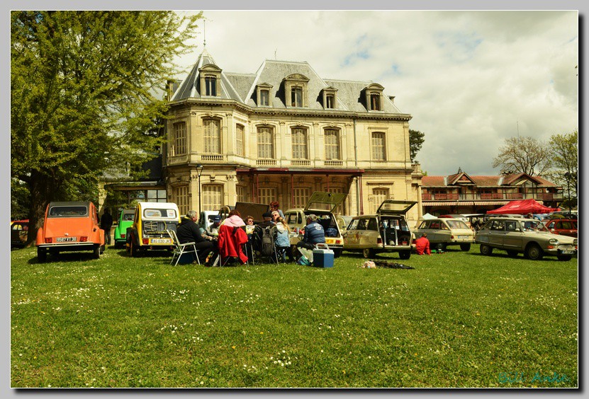 Weekend de Pâques Fête de la 2CV Sathonay Bourse, ballade, tombola, jeux, DJ, concert, camping, 1 repas/personne pour 15€- Agenda événement de Daniela DAUDE artiste Mobilier avec pièces auto