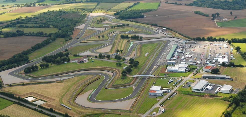 Pour Piloter sa voiture sur Circuit Val de Vienne (86) : Voici les informations : Coordonnées du circuit, détail du tracé, vue aérienne, calendrier et inscriptions des prochaines sorties et événements