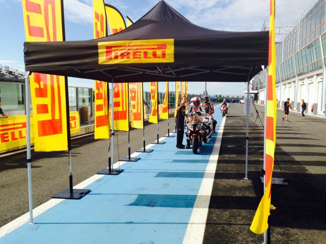 Détail et inscription : Pirelli Days Circuit de NEVERS MAGNY COURS -F1- Agenda d’événements auto moto de Daniela DAUDE Artiste Création de mobilier avec pièces auto moto