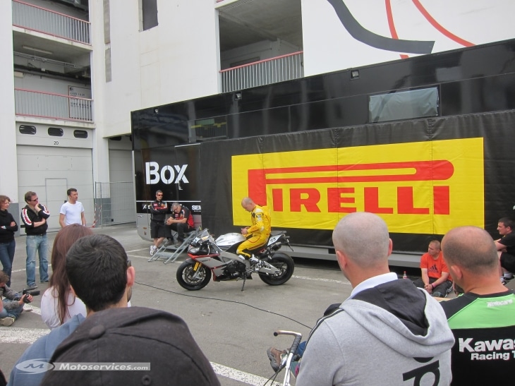 pirelli-days-atelier-position Détail et inscription : Pirelli Days Circuit Magny-Cours Agenda d’événements auto moto de Daniela DAUDE Artiste Création de mobilier avec pièces auto moto