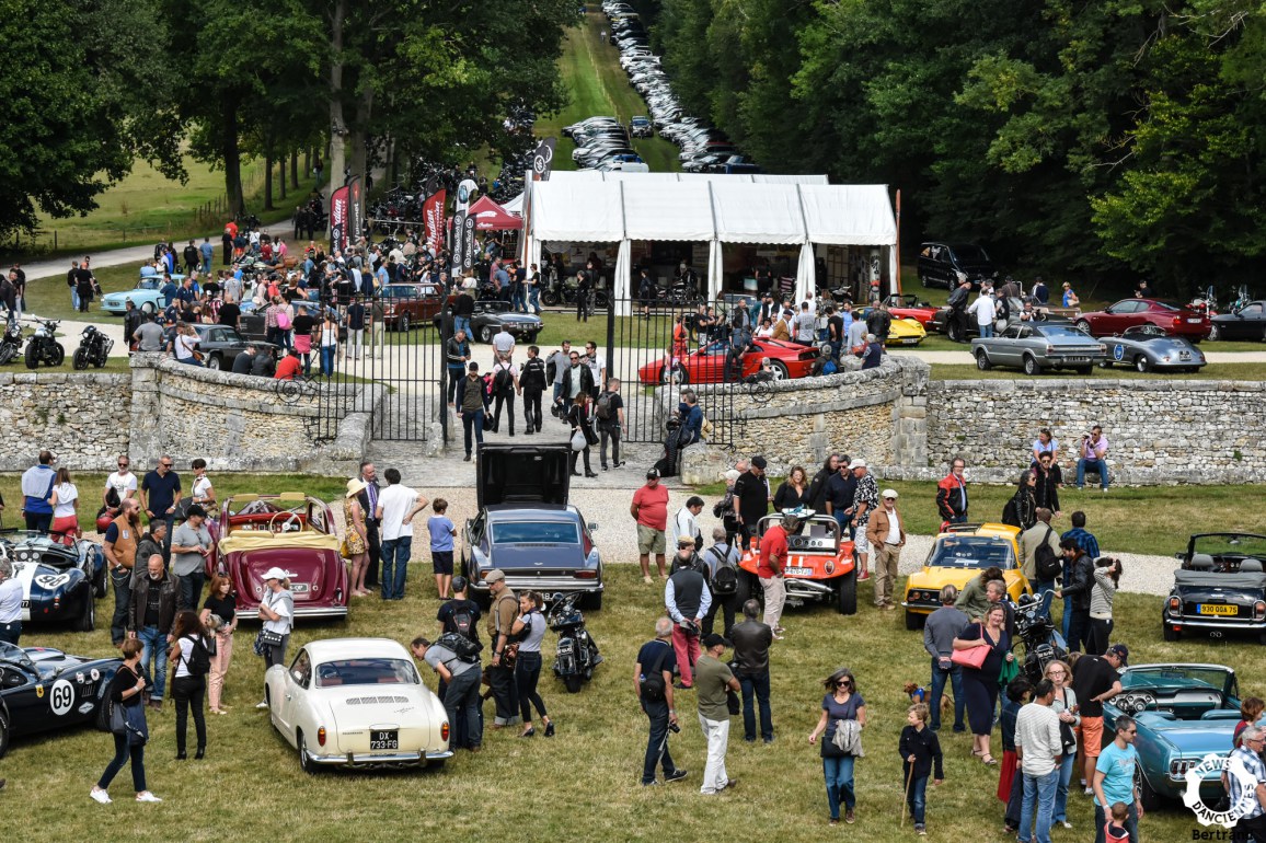 Voir détails et inscription Motors & Soul GAMBAIS un weekend de folies à ne pas manquer au château. Agenda auto moto de Daniela artiste, mobilier avec pièces auto moto