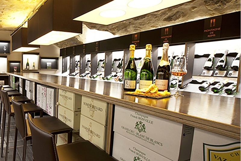 Champagne Tasting Paris dans les salons de l'Hôtel Salomon de Rothschild, tout savoir et réservation du pass de 15 à 25 euros la journée, afin de déguster de grandes cuvées d’exception.