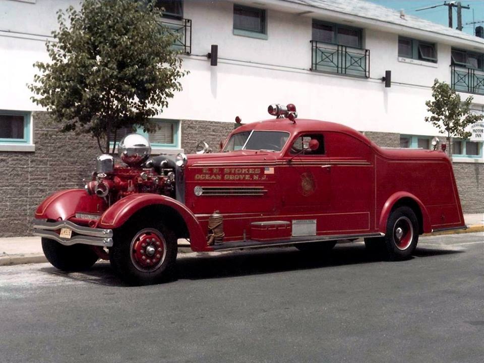 1937 pompe-Fox berline pompe, châssis schacht et une Cadillac Berline Mensuel Américaines LE MANS