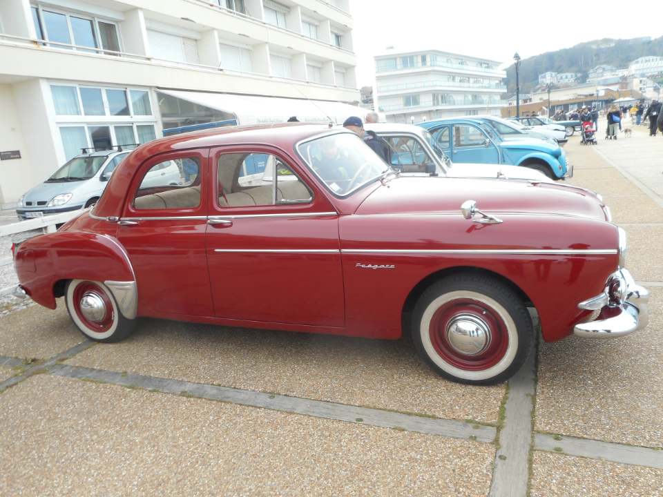  Mensuel ETRETAT est organisé par  Vespa Club Côte Normande